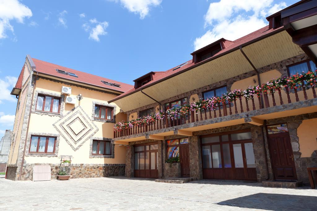 Hotel Aramia Satu Mare Exterior photo