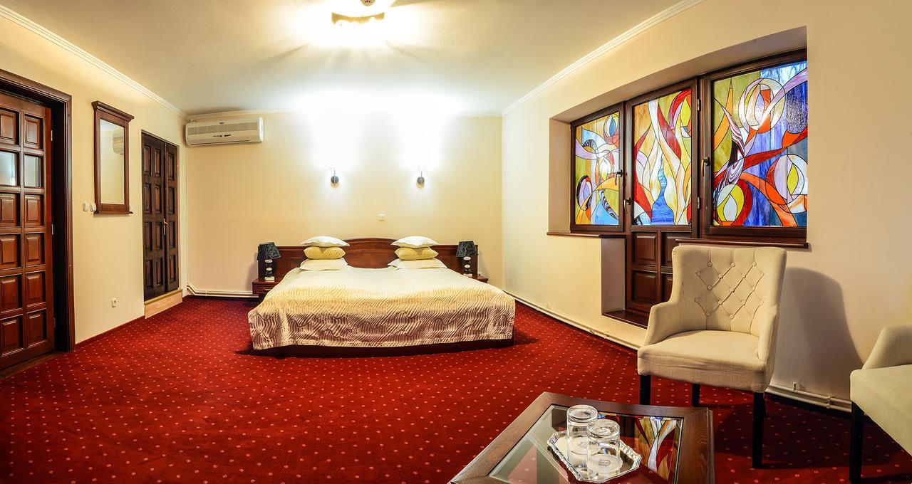 Hotel Aramia Satu Mare Exterior photo
