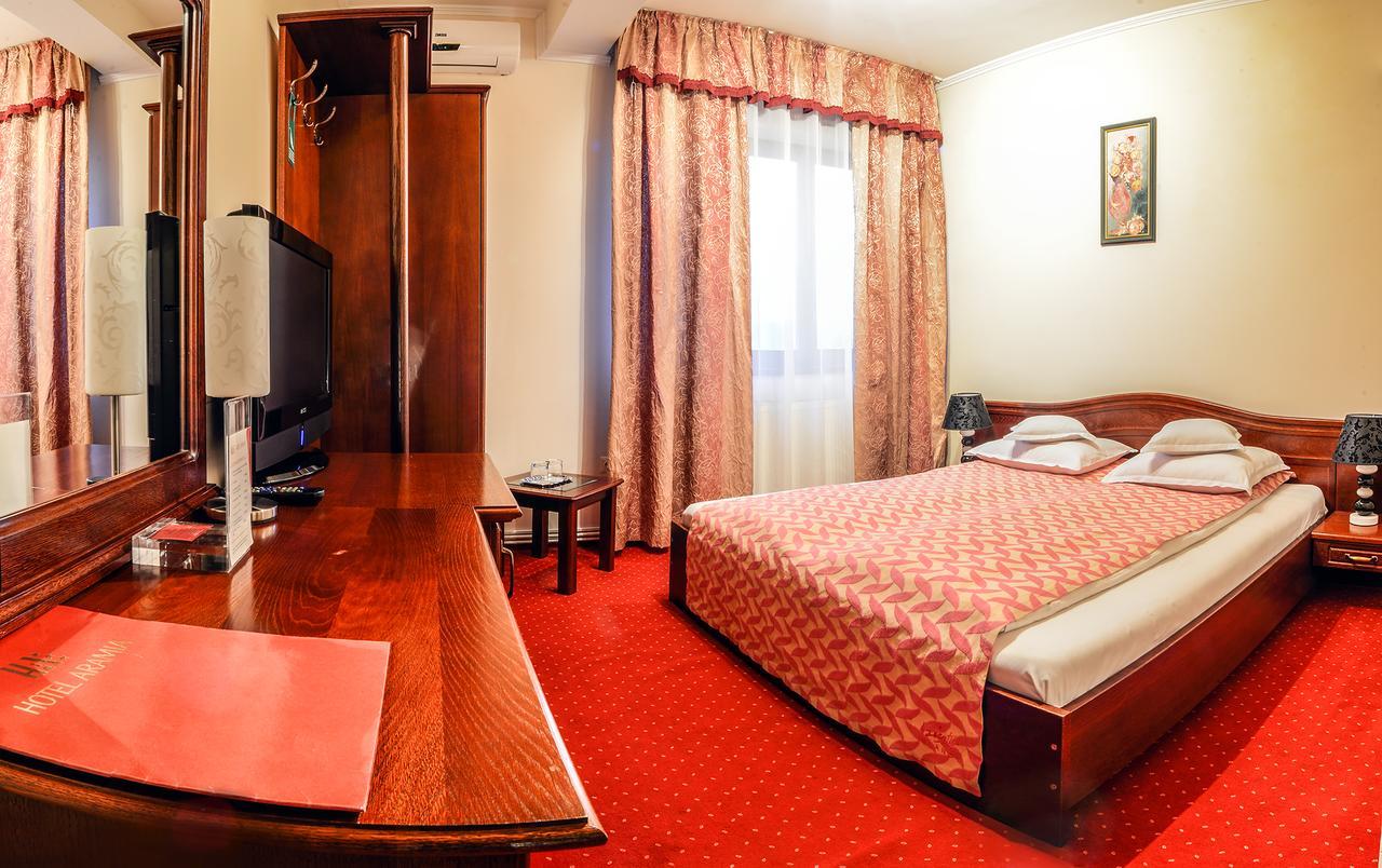 Hotel Aramia Satu Mare Exterior photo