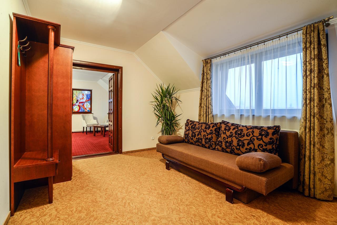 Hotel Aramia Satu Mare Exterior photo